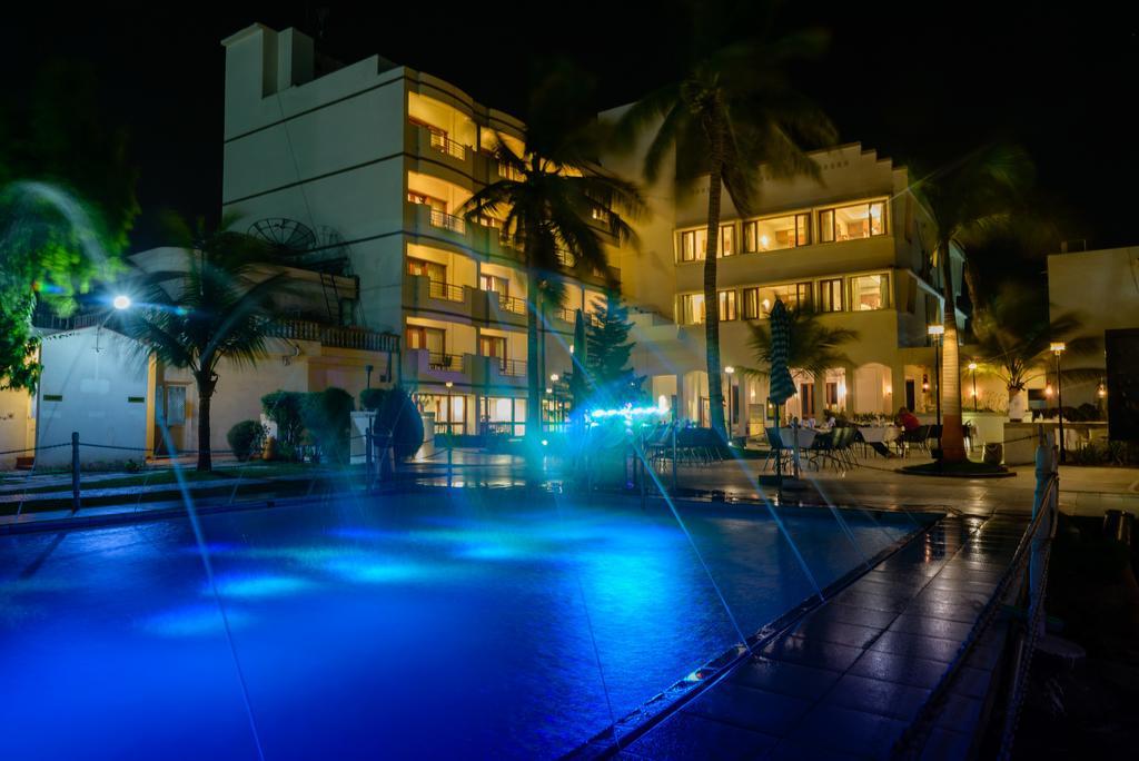 Quality Inn Palms Gandhidham Exterior photo