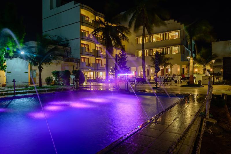 Quality Inn Palms Gandhidham Exterior photo