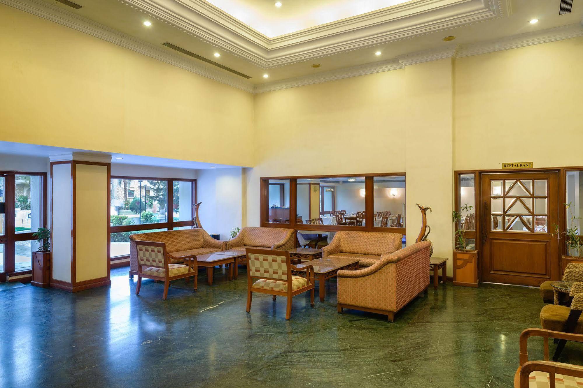 Quality Inn Palms Gandhidham Exterior photo